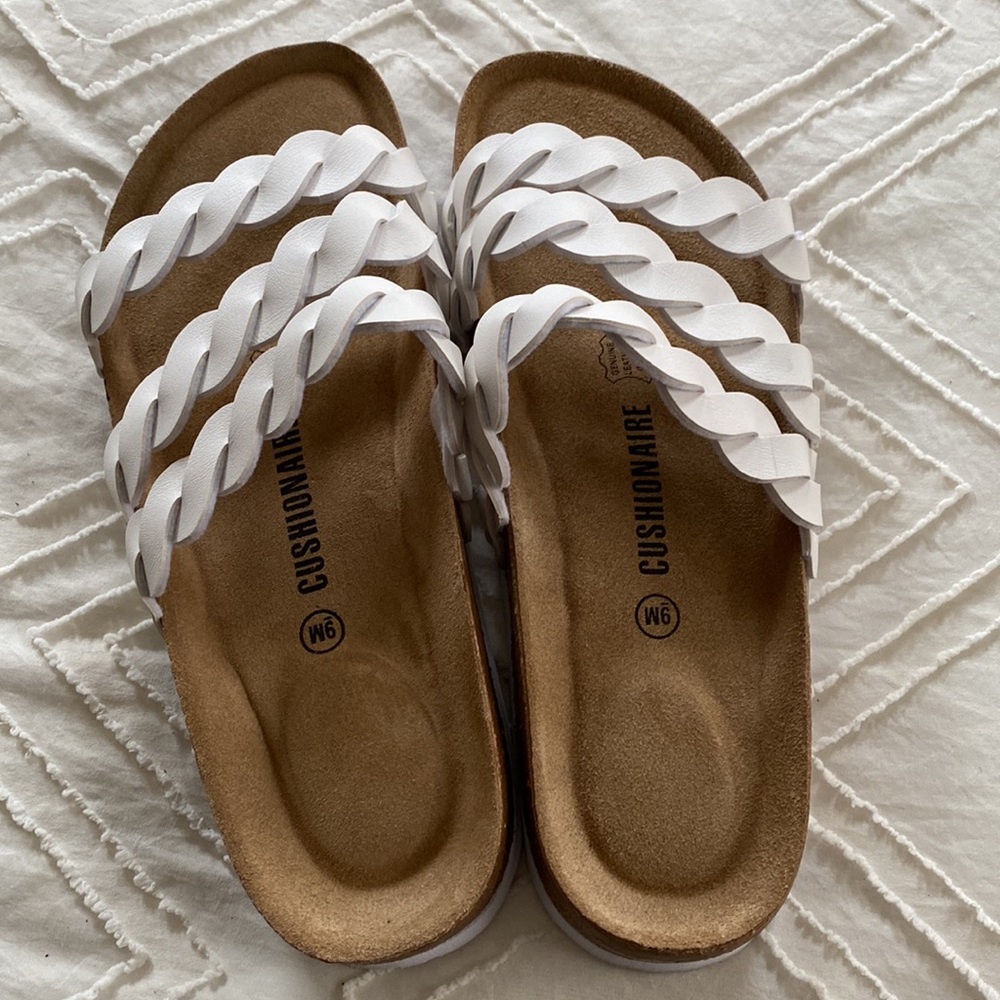 🌴Cushionaire sandals - Picture 4 of 5